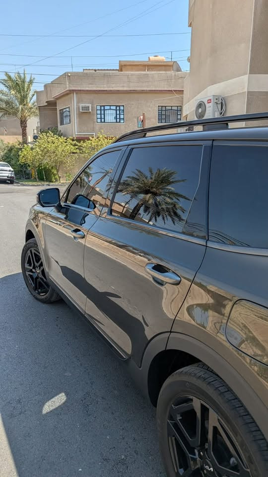 السلام عليكم كيا تيلورايد 2024 لون مُميز فول مواصفات للاخير اعلى فئة بعدهة جديدة
بدون رقم تترقم كردستان فقط 

ماشية 8،000 فقط حادثهة كما موضح بالصور

بيهة شبر بالصندوك وشبر بالجاملغ الخلفي صبغ فقط

فول مواصفات 

محرك 3،800      6 سلندر
شباك بيانو بلاك
فتحتين بالسقف 
كراسي خلفية مُنفصل
كامرات 360 
رادارات 360
الكشنات تبريد وتدفئة وجلد وخزن ميموري
عدادت دجتل
كشنات كهرباء 
3 قطع تبريد
ويل اسود بلادي 
النيكلات لون اسود بلادي
انارات led
الداخل كلة صاج بلادي

وبقية المواصفات المعروفة 

تريد اسلمك مرقم او بدون رقم 

للاستفسار   ***********

نص مكتوب في الصور:
- 4 / 17 bid.cars/en/lot/0-422797 BIDCARST