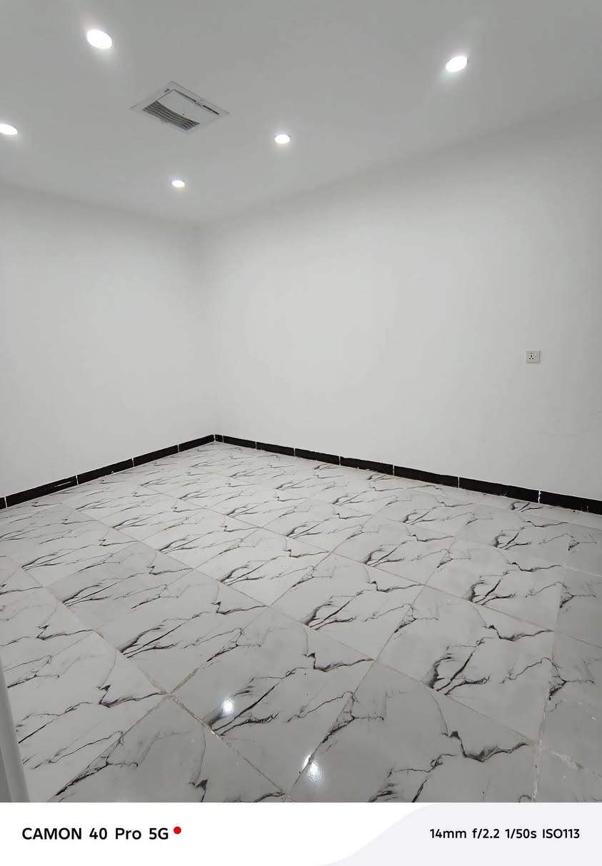 #دار_للايجار_حديث_VIP_لاصحاب_الذوق_الرفيع

#المساحة. 200 م واجهة 10 م 

#طابق ونصف يحتوي على 3 غرف نوم غرفة ماستر مع صحيات من ضمنها مع هول استقبال مطبخ صحيات كراج مع حوش كبير جدا مع صحيات في كل طابق 

#سقوف مغربية نظام ديكت تبريد مركزي نظام كاميرات 

#الموقع . طريق بغداد مجمع كروب ستي 

#موقع مميز جدا شارع عريض قرب الأسواق والمحلات التجارية

#للاستفسار يرجى الاتصال بنا على رقم المكتب أو مراسلة الصفحة ***********

#تواصل_مع_إدارة #مكتب_القضاة_للعقار 
#كركوك_حي_عدن_قرب_جامع_تحسين_صوراني_وبقرب #خدمات_باريس_للدهون_مقابل_سمايلاند_المائية

#للاتصال #والاستفسار .
‏‪***********‬‏📱
***********
