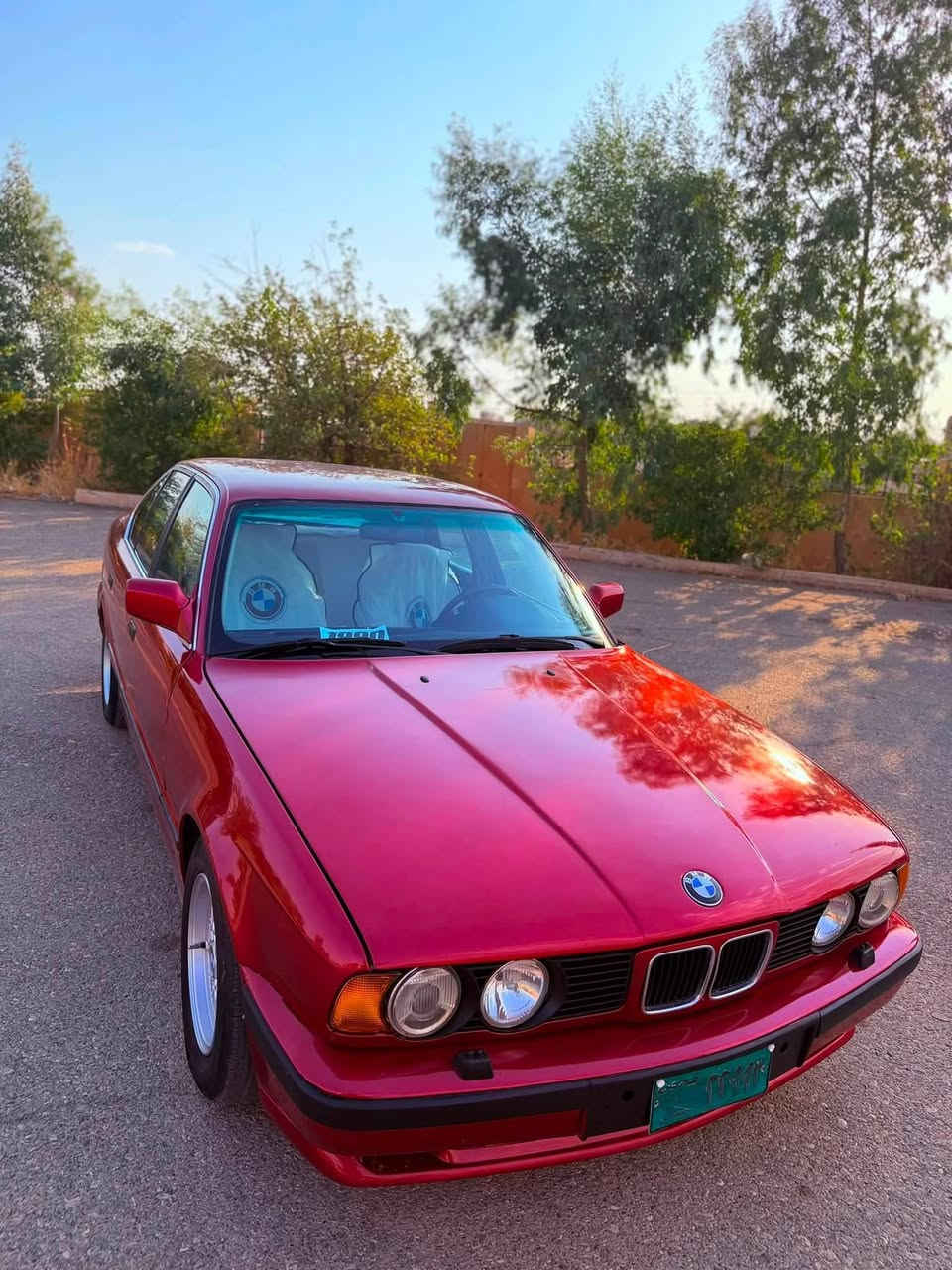 سەرەتا بەناوی خودا
BMW/ 1990/520/
گێرعادی 🕹️٥٢٠
جوارجام کارەبای ئارم پلاستیک هەولێر بەشەرت 
تاعمی پێشو پشت mتازە کراوەتە سەری 
جوار تایەو ویلی لۆکی لە ژێرە ویل حەسیر 
پەمپ عامە بۆجوانی بێڵێدران 
رەنگی هەناریەکی زۆر جوانە 
گێرو مەکینەی بەشەرت لۆک
سەیارەکە کامڵ مەسرەف کراوە 
تەقەو رەقەی بەشەرت.
نرخی/22‌‌ $/ گەڵاو مامەڵەیەکی کەم 
/ژم)(***********) واتسئەپو ڤایبەری لەسەرە،
