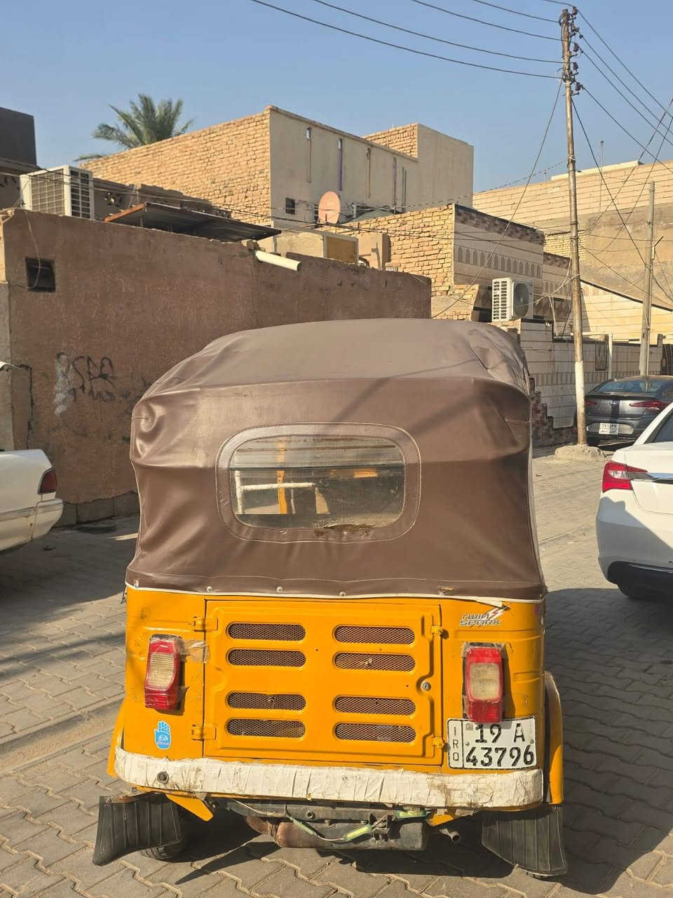 سلام عليكم شباب تكتك
موديل 19 نضيفه 

***********

رقم وسنويه

بس تصال شباب

مستعجل على بيعته
