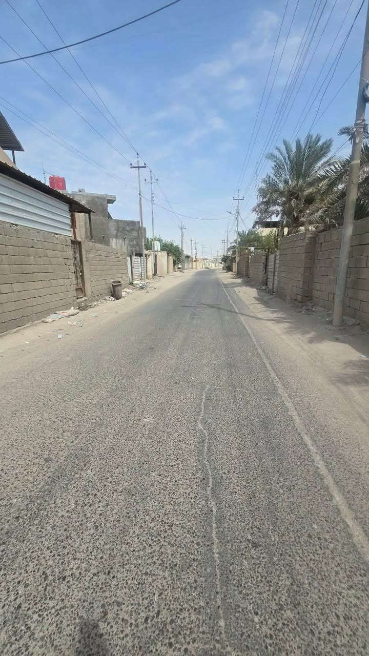 سلام وعليكم. 
توفر. 
دارسكن طابو مالك صرف زراعي عراقي وكاله مكاتبه ونسخه من الطابو المساحة 220متر
 العنوان بصره أبي الخصيب منطقه

ابو كوصره على شارع مبشره تبليط عرض شارع 9م يتكون بيت من غرفتين ودواني وصاله ومطبخ وصحيات داخليه وخارجيه كراج منور سقيفه مطريه فوك صطح سعره مناسب 95مليون 
الاستفسار اتصل***********. سجاد المالكي
