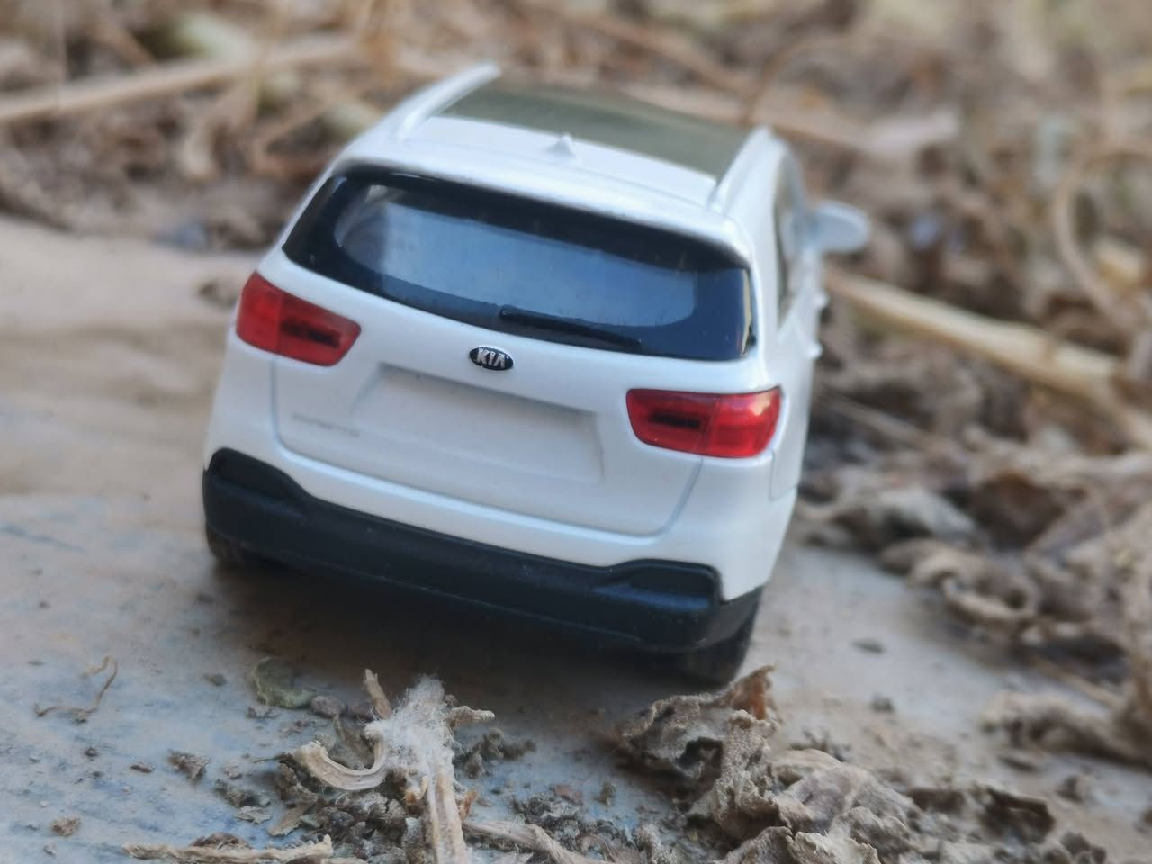 للي يريد يتميز شوي مجسم KIA SORENTO الشكل من 2016 الى 2018 القطعه مختمه KIA مع سوادات السعر 11 للتواصل *********** ومتوفر توصيل ❤️
