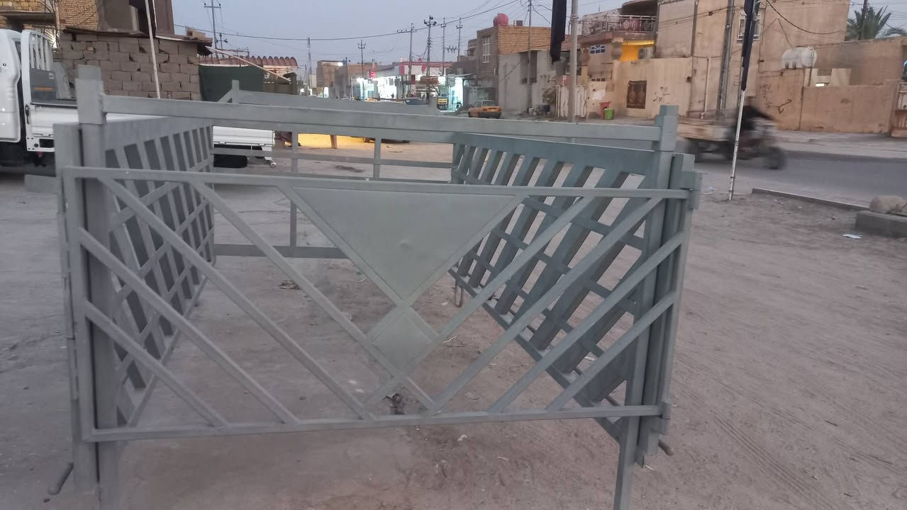السلام عليكم محجر نثيه العنوان ناصريه اسكان الصناعي السعر 350 رقم الهاتف***********
