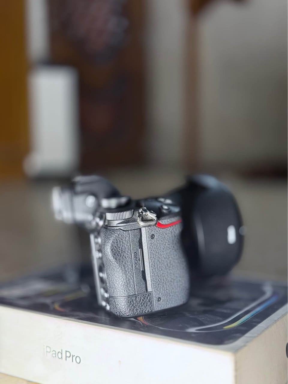 NikonZ5
عدسه ٢٤-٧٠
شاحن وبطاريه 
كارتون كامره كامله بحاله جيده جدآ نضيفه ١٠٠٪؜ 
سبب البيع اجدد 
للأستفسار *********** او مراسله الواتساب على الرقم نفسه 
توصيل ماعندي مكاني بغداد العبيدي بغداد, العراق
