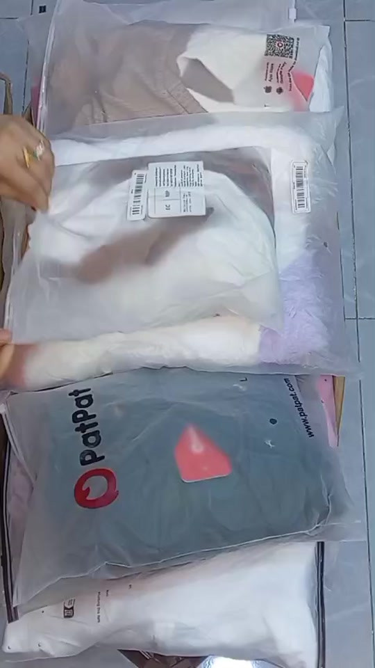 ملابس أطفال