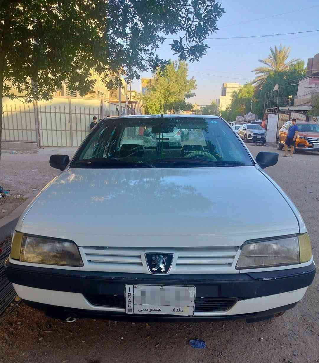 سيارة بيجو GLX للبيع 
موديل 2012 لونها أبيض 
(فقط التبريد عاطل) الباقي كله يشتغل
العنوان بغداد /حي اور 
للاتصال***********
سعرها بـ37 ورقه وبيها مجال بسيط
