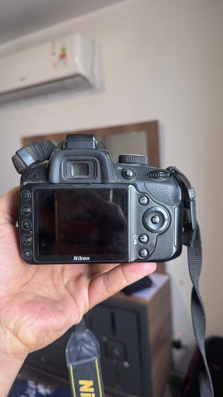 نيكون D3200
شبه جديدة
