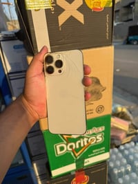 ايفون 14 pro max  الجهاز شرق اوسط ذاكره ٢٥٦  بطاريه ٨٦ نموذج M الجهاز ...