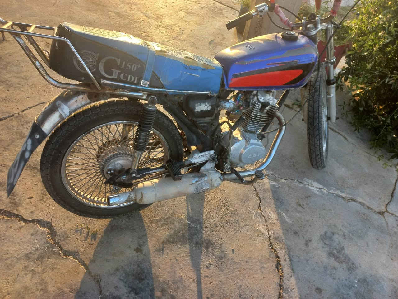 سلام عليكم موطور للبيع يراني 4كير مثل مموضح بل صوره لاتنقيص لاتبخير لايت زنون السعر 250 بيه مجال تصال ***********
