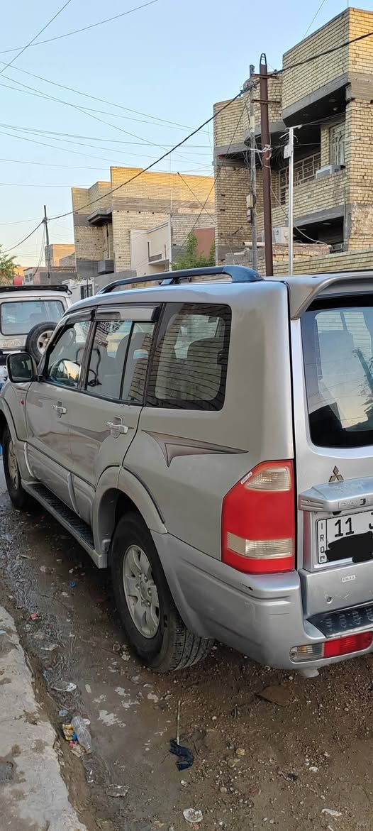 باجيرو موديل2007 محرك 3000 بيع او مراوس
تبريد شغال 
مروحه كهربائية 
كير محرك 3000  رقم بغداد جديد سعر 70 وبيها مجال مراوس حسب لقناعه *********** بغداد الحسينيه
