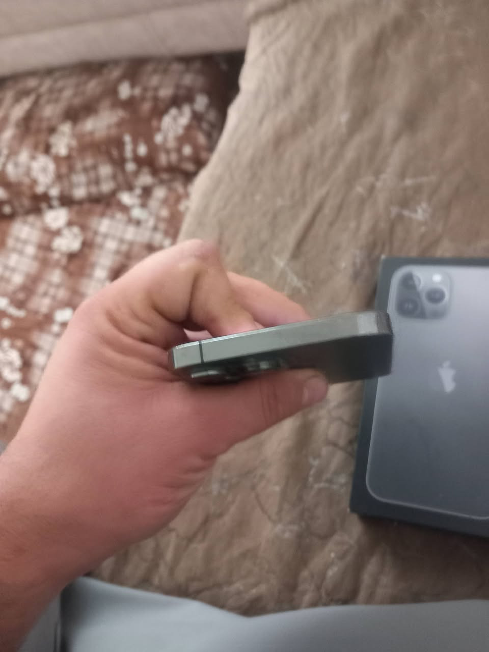 للبيع ١٣برو ماكس ١٢٨ بطاريه ٨٩ جهاز لوك كارتونه ويه ما بي عيب ما مفتوح وتر شاشه قطعه اصليه من ابل
السعر ٥٧٥ قفل 
***********
للبيع ١٣برو ماكس ١٢٨ بطاريه ٨٩ جهاز لوك كارتونه ويه ما بي عيب ما مفتوح وتر شاشه قطعه اصليه من ابل
