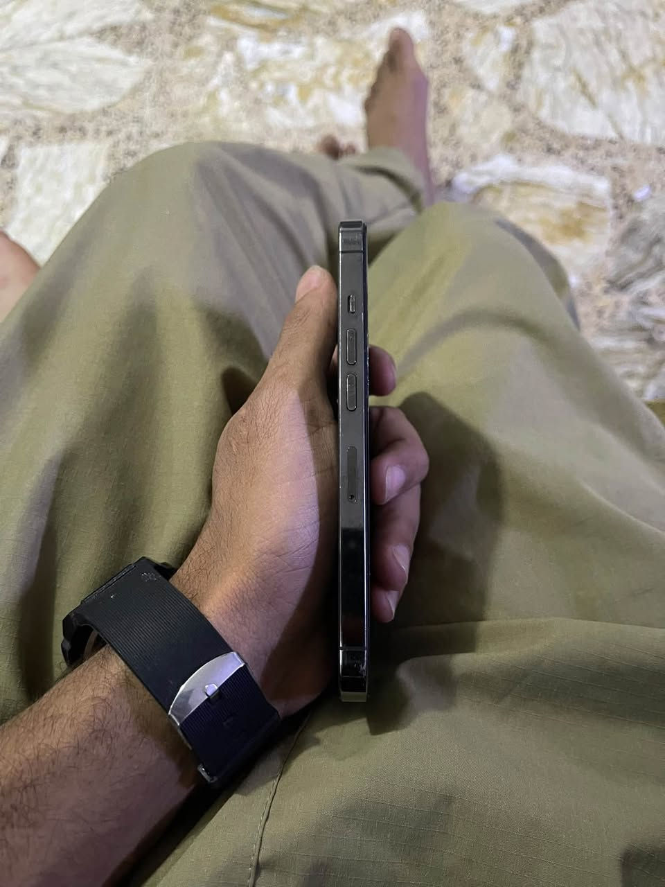 السلام عليكم ايفون 13برو فقط جهاز كله بلادي ما مفتوح ذاكره 256بطاريه84 بلادي بي بس هاذ الفطر ب ضهر مكاني مدينه الصدر السعر 425 ما متواجد هنا بس ع رقم ‭***********‬
