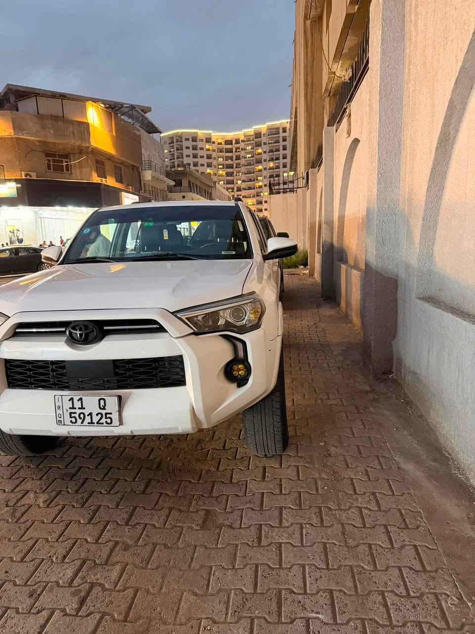 TOYOTA  4RUNNER   2023SR5 
~ تويوتا 4 رنر  
~ وارد أمريكا  
~ موديل 2023
~ محرك 6 سلندر  / V6 
~ مواصفات SR5 
~ شاشة كبير  
~ كاميرا 
~حساسات خلفيه 
~تبريد ثلج 
~ كشن جلدة كهربائية 
~ ويل كب 
~ حجم تايرات ١٧
~ 5راكب 
~ ماشيه 55 الف كيلو 
~ إيرباگات راجع  سستم 
~ طاولة خلفيه للسفرات
~حادث مثل ما تشوفون بالصور 
السياره بيها قطعة  ونص صبغ يعني جاملغ و نص البنيد 
سياره بيها اضافات تغليف دشبول وستيرن ترفيع فخامه 
السياره بيها منظومة غاز متكامله مشدوده بورشة رسميه مع الكارت يعني اقتصاديه 
السعر 26000
العنوان بغداد الجديده خلف مجمع الزهور السكني 
وأي معلومات رقمي واتس أب ***********
