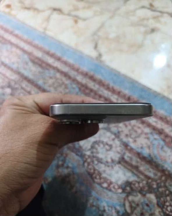 السلامو عليكم 15 برو ماكس
بطاريه 95 مستبدله

الذاكره 256

شاشه مستبدله 

تليفون مال بيت نظيف 

مكان بغداد جميله 

السعر 825
