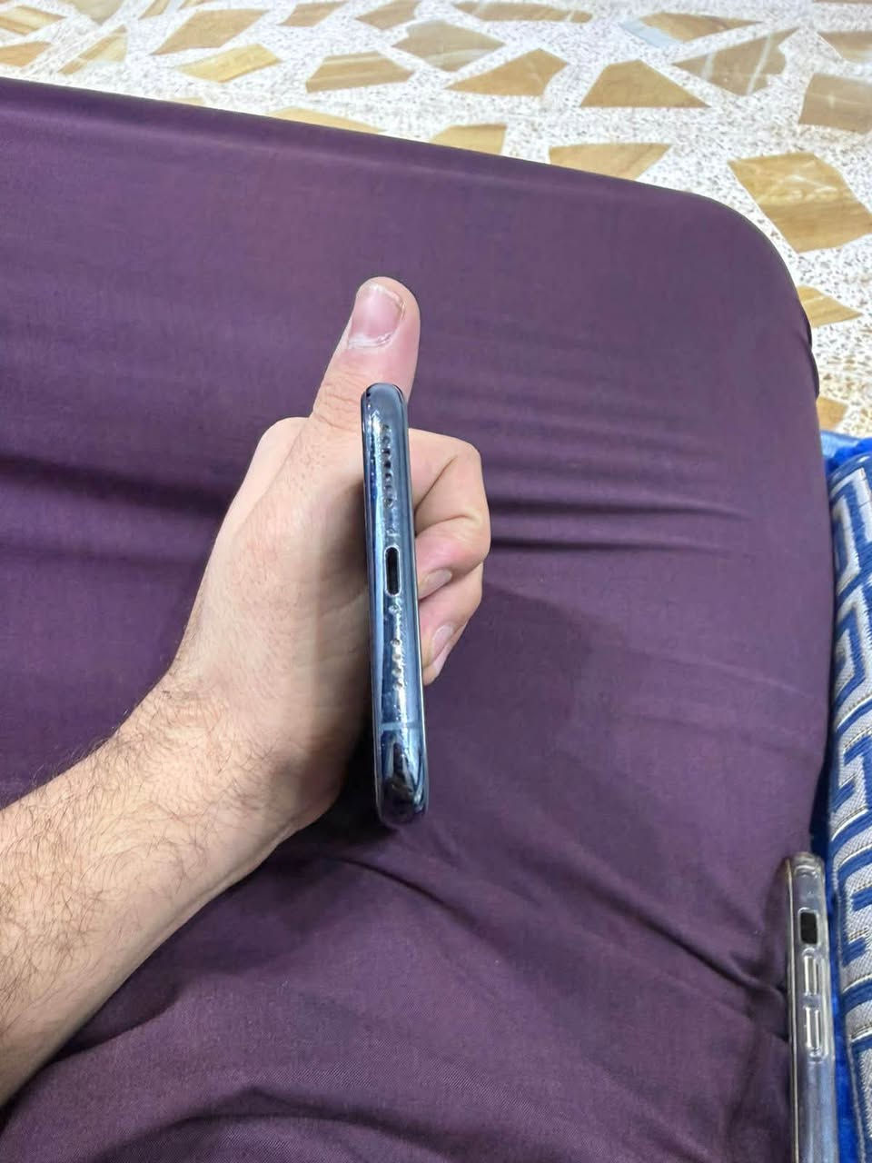11برو ماكس حيل نضيف ما مبدل ااي شي بيه البطاريه73وبيه الكامره x2نوبات تخربط بس هاي بيه الجهاز بلادي الرقم *********** واتساب بس يرهم مراوس13 وانطي فرق
