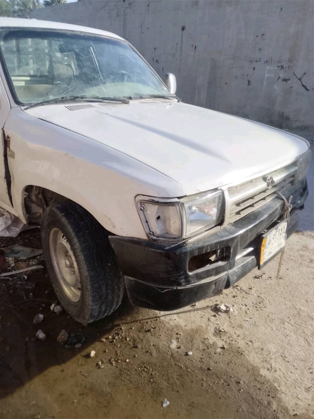 سيارة موديل 2004السعر 27ورقة وبيهة  مجال العنوان بغداد مدينة الصدر.  ..... ***********