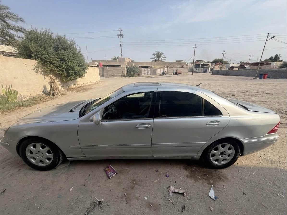 السلام عليكم 
للبيع:مرسيدس غواصه S-Class (W220) موديل 2000
S320 باب طويل يعني فول مواصفات
المكان البصره/قضاء المدينه
شاشة وكامره خلفيه
كير ومكينه مكفولات
تبريد شغال 
غرفة نضيفه وجديده
غرفة احتراق جديده
السياره مصبوغه عام
****((اللايتات جدد ومغلفهن حمايه)))*****
الجناي واليحب الالماني هذه السعر قليل بحقهه
السعر 💲💲((   ٧٥   ))💲💲
بيهه مجال وبخدمتكم
للتواصل واتساب هذ الرابط
 ⁠[https://wa.me/9647736016403] 
او اتصال
***********
