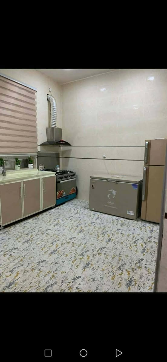 السلام عليكم 
بيت للبيع مساحه 160متر زراعي مسجل بالبلديه سند 25 العنوان الديوانيه الدغاره يم حسينيه الخضيرين  للاسفتسار الاتصال ع الرقم ***********
غير متواجد خاص.
