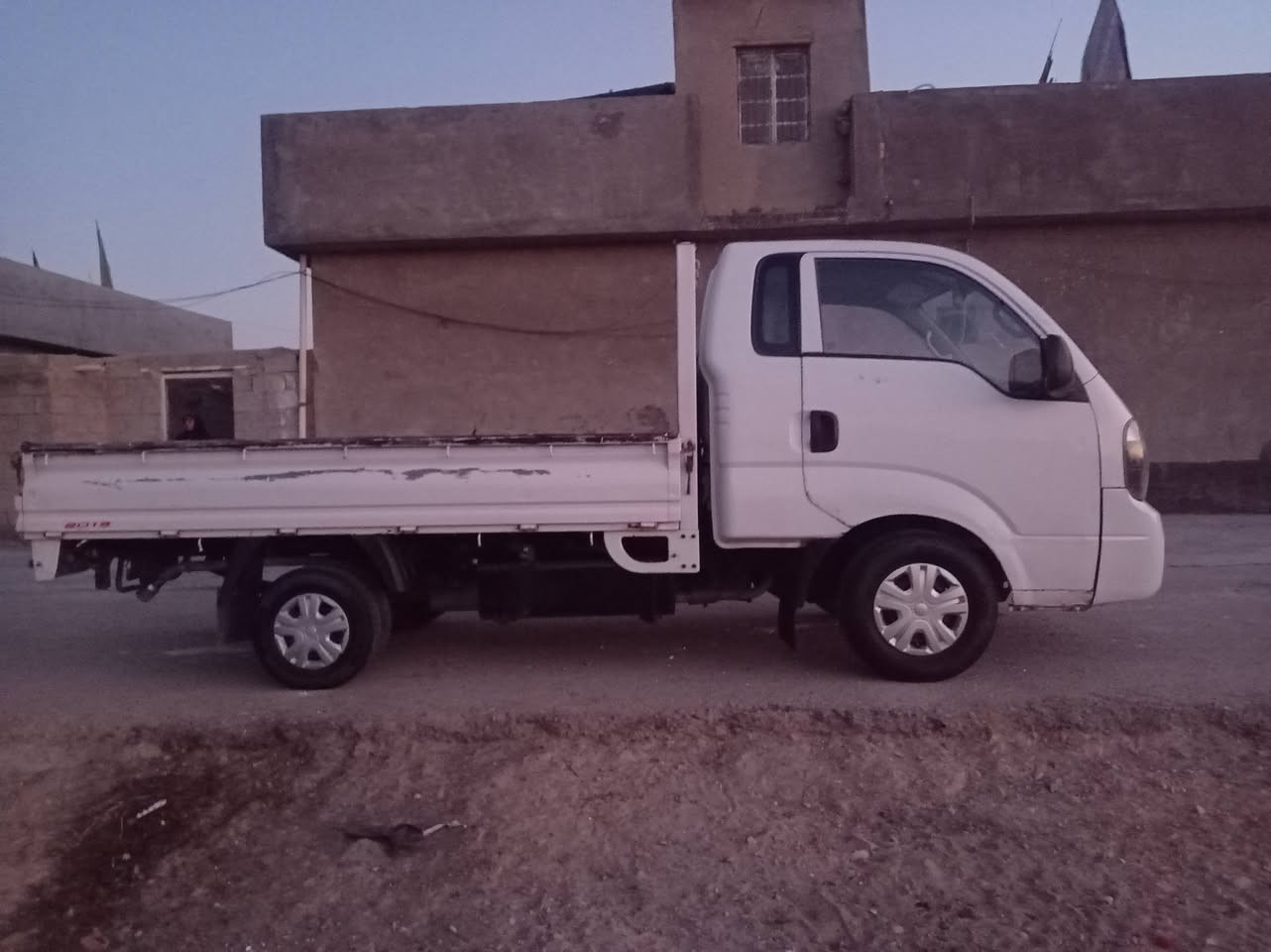 السلام عليكم البيع كيا موديل 2013 رقم واسط سنويه 2030 رقم انكليزي تبريد ثلج حداديه جديده السونار مرفق في الصوره مكان بغداد جسر ديالى ***********
