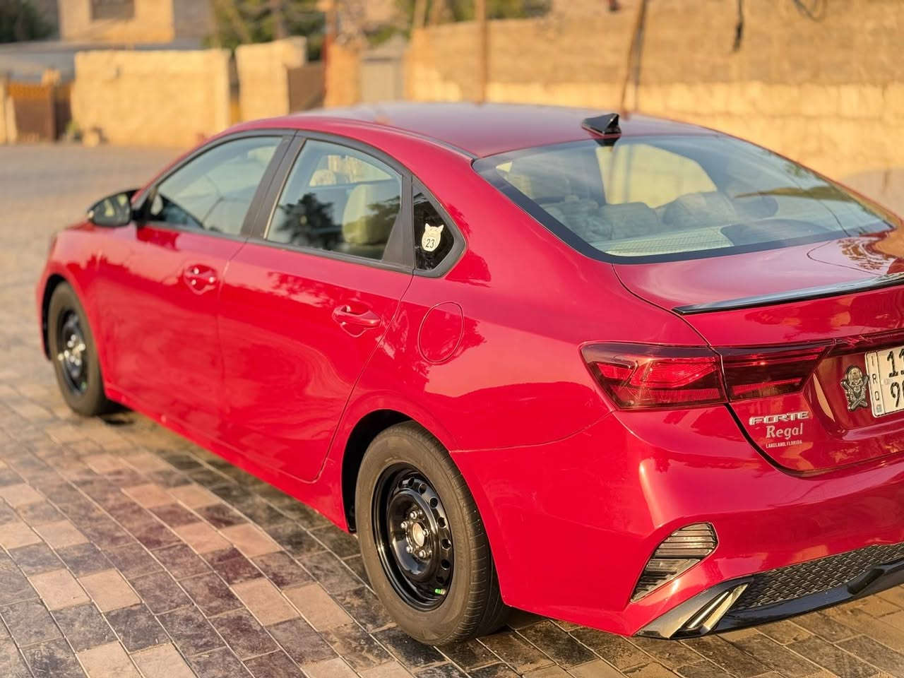 سلام عليكم كيا فورتي موديل 2022  رقم بغداد باسمي مشروع وطني مكينه دوش 2000 كير محور at وين ميعجبك تروح حادثها موضوح بل صوره لادواخل ولاايرباك وصار بيها هنا بل عراق طخه بسيطه بين لباب وجاملغ الايمن عندي صورة طخه كلش بسيطه ماشيه90k سياره جاهزه كلها مناقصها برغي تبريد صدر داخل كله جديد موضوح كلشي بصوره السعررر 128بيها مجال للاتصال ***********

