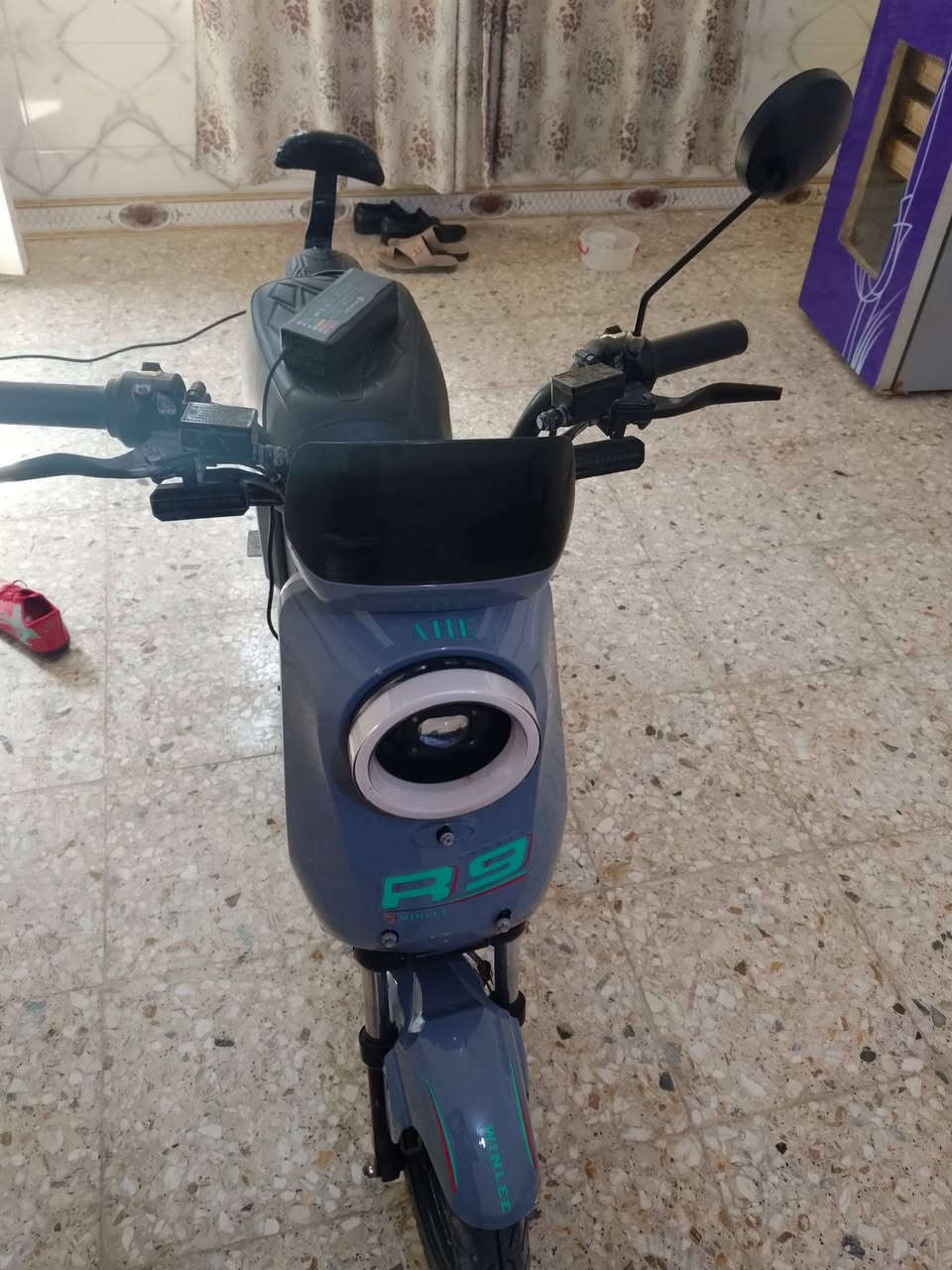 البيع باسكل شحن R9 كامل بعده جديد وبطاريات جدد بعدهن   32انبير.     بطاريات موديل 2026
باسكل موديل 2026
وال وصل موجود مشتري 2026/1/30
مكان كربلاء الحر ***********.   السعر 450 وبي مجال
