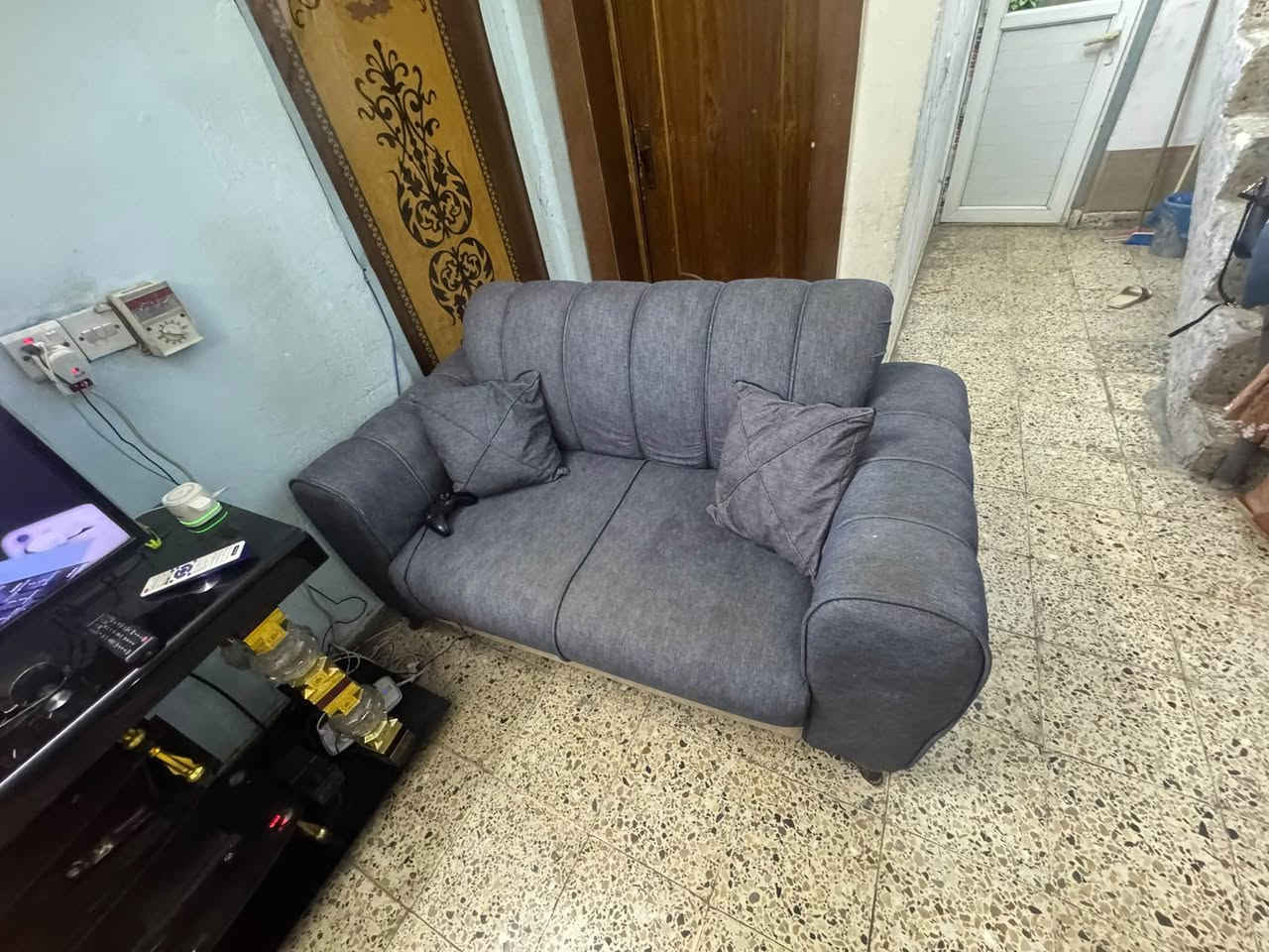 السلام عليكم 
طخم ديوان للبيع ١٠ مقعد جديد كلش 
السعر ٢٥٠ وبي مجال مكاني بغداد السيديه 
***********
