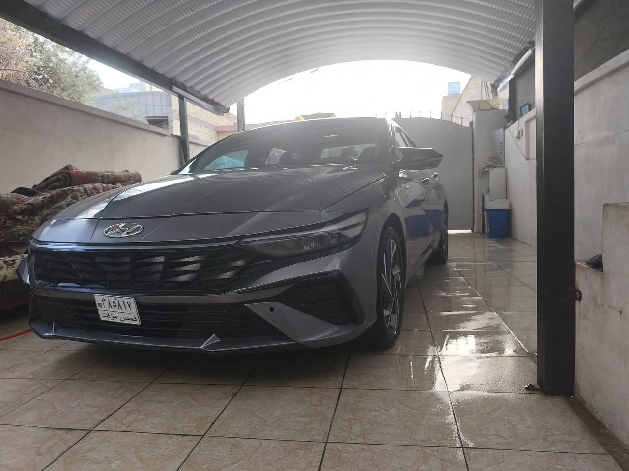 السلام عليكم للبيع سيارةHyundai Elantrموديل2024 فئةSEL وارد امريكي             المحرك2.0لتر.               (اقتصادي جداً).                السيارة ماشيه37الف 

حالة الحادث بكل امانه.                 (تعرضت لحادث في امريكا وتم تصليحها وصورة الحادث نشرتها ويا الصور).  

السيارة فول مواصفات                          (شاشة لمس متطور ،وشاشة عدادات رقمية ديجيتال ،رادار امامي وتحديد مسار،تشغيل ذكي بصمة ابواب وتشغيل عن بعد ،عجلات جنوط المنيوم مميزة فئةSEL،حساسات ونظام فرملة طوارئ تلقائي)الخ.                     

السيارة بعدها مامرقمه
(السيارة جاهزه وشوكت متريد نطلع انحولها بأي يوم يعجبك).

المكان/بغداد العامرية .
السعر/118ورقه.
الرقم/ ***********.

نص مكتوب في الصور:
- BIDCARS
- BIDCARSW