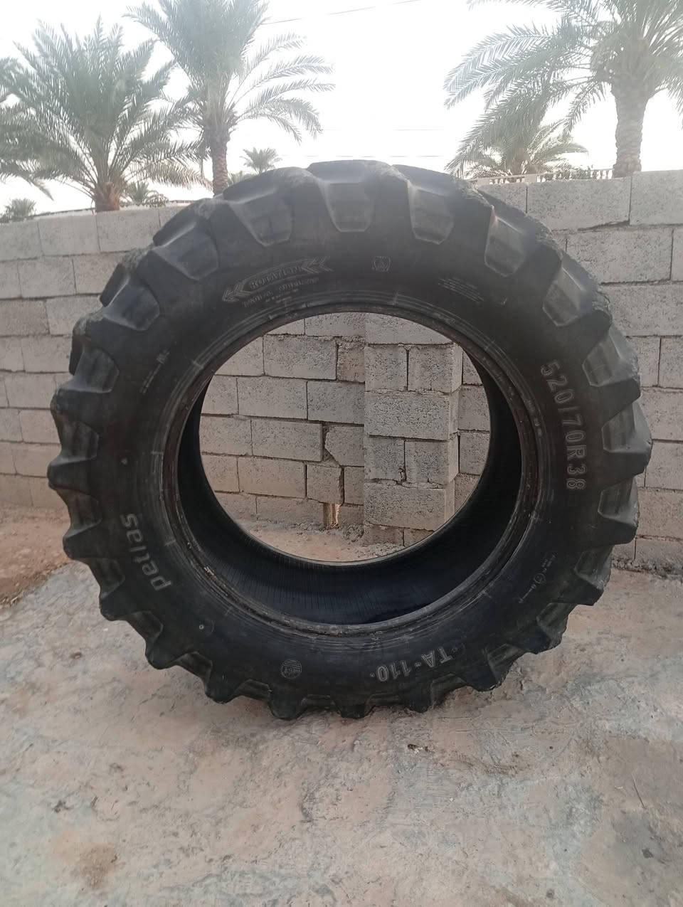تايرات • ٣٨ على ٥٢٠ • ٢٨ على ١٦