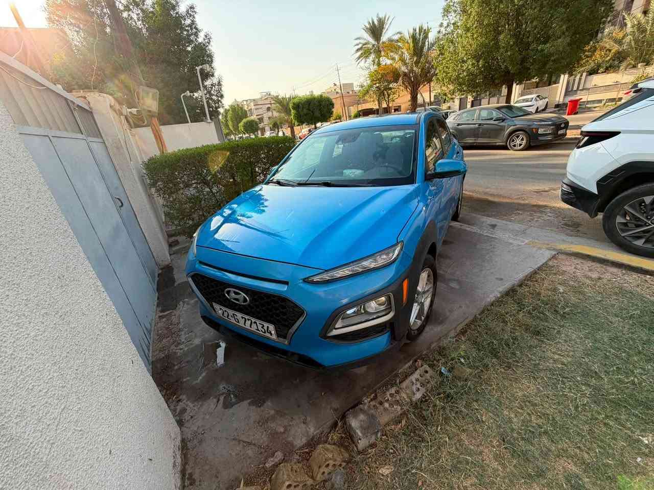 السلام عليكم 
هيونداي كونا موديل 2021 موديل امريكي داخله للعراق على ايدي سياره رقم اربيل باسمي السنويه مداور ثاني يوم مواصفات ال se حادثها بامريكا جنطه مثل ما موضح بصور وبالعراق رصعه بالباب ماصلحتها لان متسوه السياره كير محرك وصدر مكفوله محرك 2000 المرغوب مانع تصادم رادار تحديد مسار مثبت سرعه تحكم نزول منحدرات نورمال سبورت السياره عارضها 13,900 $ وبيها مجال للشراي ويجي مكاني بغداد المنصور 
***********
