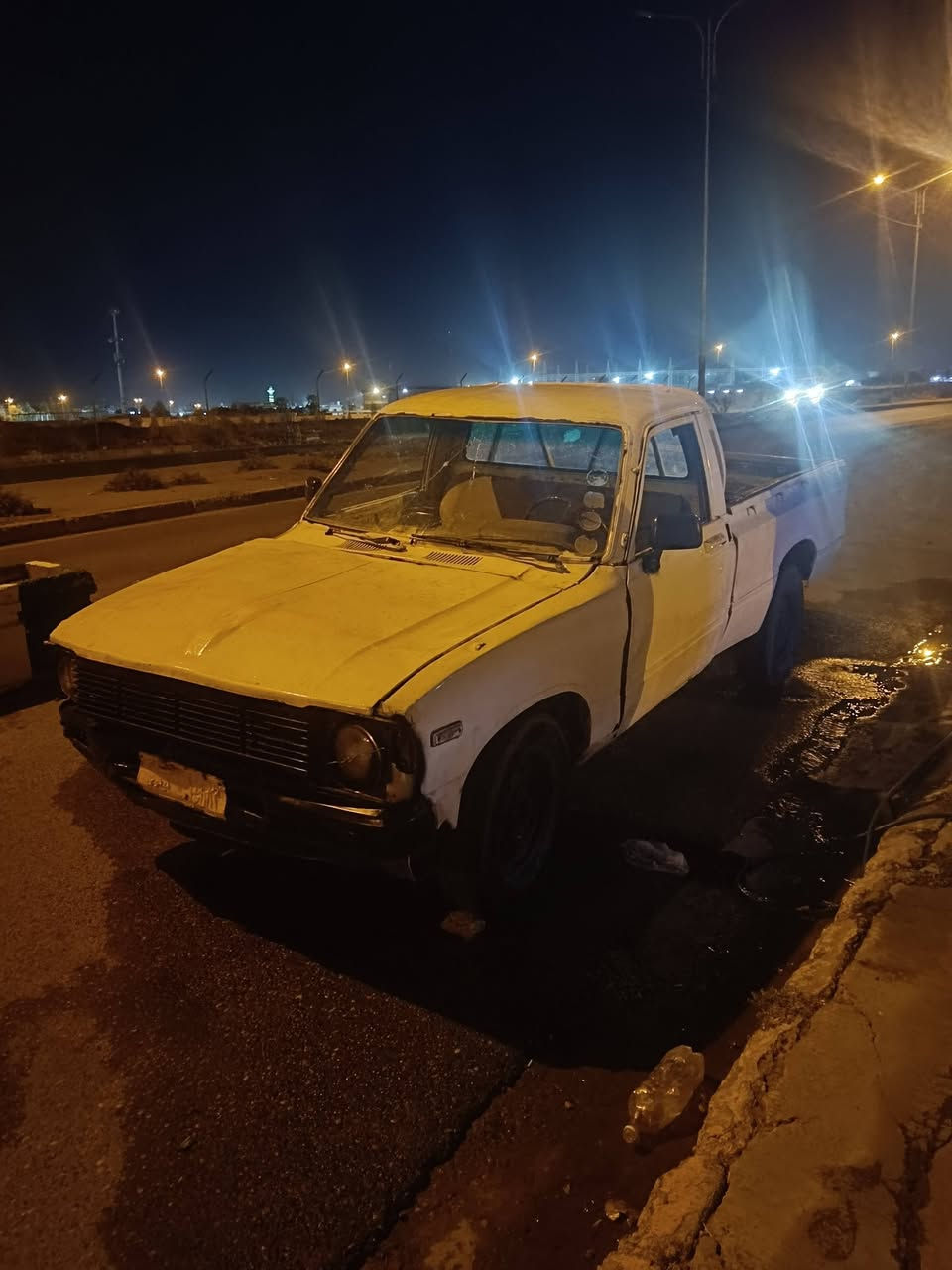السلام عليكم بيكم 1980-
للبيع العنوان موصل جانب الايمن شرط التحويل 
مكينة بيها شويه صرف الباقي كدام العين 
السعر 11 وبي مجال قليل للاستفسار الاتصال ***********
***********
