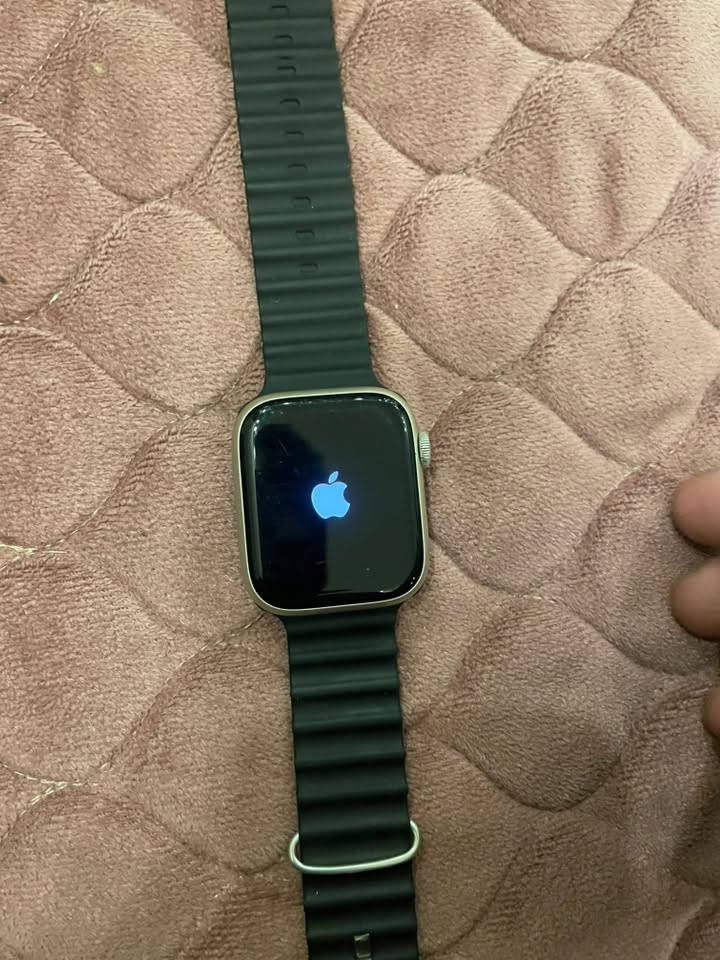ساعة Apple Watch الجيل 8 مستعملة للبيع بيهة شخط
بالشاشة الخارجية مر الداخلية مبين للأمانة وياهة كيبل اصلي 

اني اشتريتة  يجي ويه الساعة وشحن يطول 3ايام  

السعر 100 وبيهة مجال للشراي لا تكسر سعرهة 

مكاني بغداد الدورة البعيثة 

للاستفسار الاتصال على ***********
