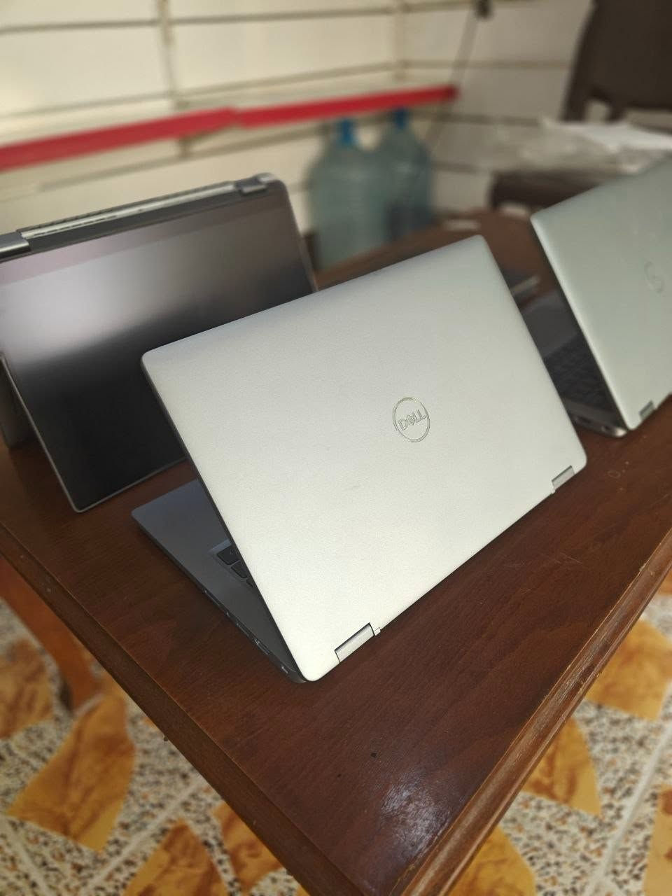 💻 Dell 5330 — هێزی ڕاستەقینە لە نەوەی ١٢دا! 🔥⚡️
بەدوای لاپتۆپێکدا دەگەڕێیت کە بەرزترین خێرایی و توانای هەبێت؟ Dell 5330 بە پڕۆسێسەری نەوەی ١٢ (Generation 12)
 و ١٠ کۆر (10 Cores) هاتووە بۆ ئەوەی قورسترین کار و پرۆگرامەکانت لە چاوپۆشینێکدا بۆ ڕاپەڕێنێت! 🚀  
🌟 نوێترین تەکنەلۆژیا + خێراییەکی بێسنوور + ڕام 16GB!  
Storage 256 gb
Screen 13.3 inch full hd touch لمس
لە هەمان کاتدا لاپتۆپ تابلێتە

نرخ: 310 دۆلار كالار, السليمانية
