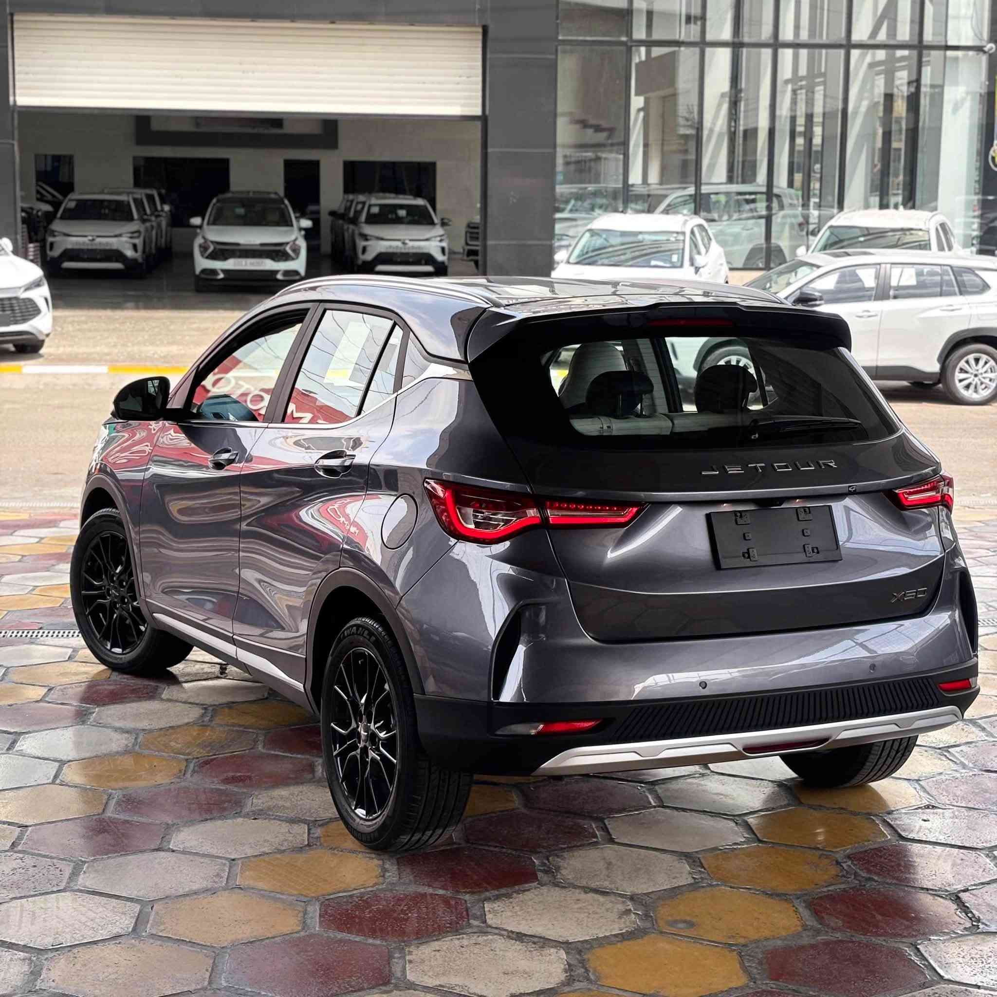 JETOUR X50 ——2027 ——
▪️ الفئة LUXURY 
▪️ ضمان شركة هارلم ✔️
▪️ المحرك 1.5 لتر تيربو
▪️ مستخدم 1,000 KM 
▪️ حساسات امامي + خلفي
▪️ تشغيل بصمة 
▪️ لد امامي خلفي 
▪️ شاحن لاسلكي 
▪️ مقاعد كهربائية

***********
