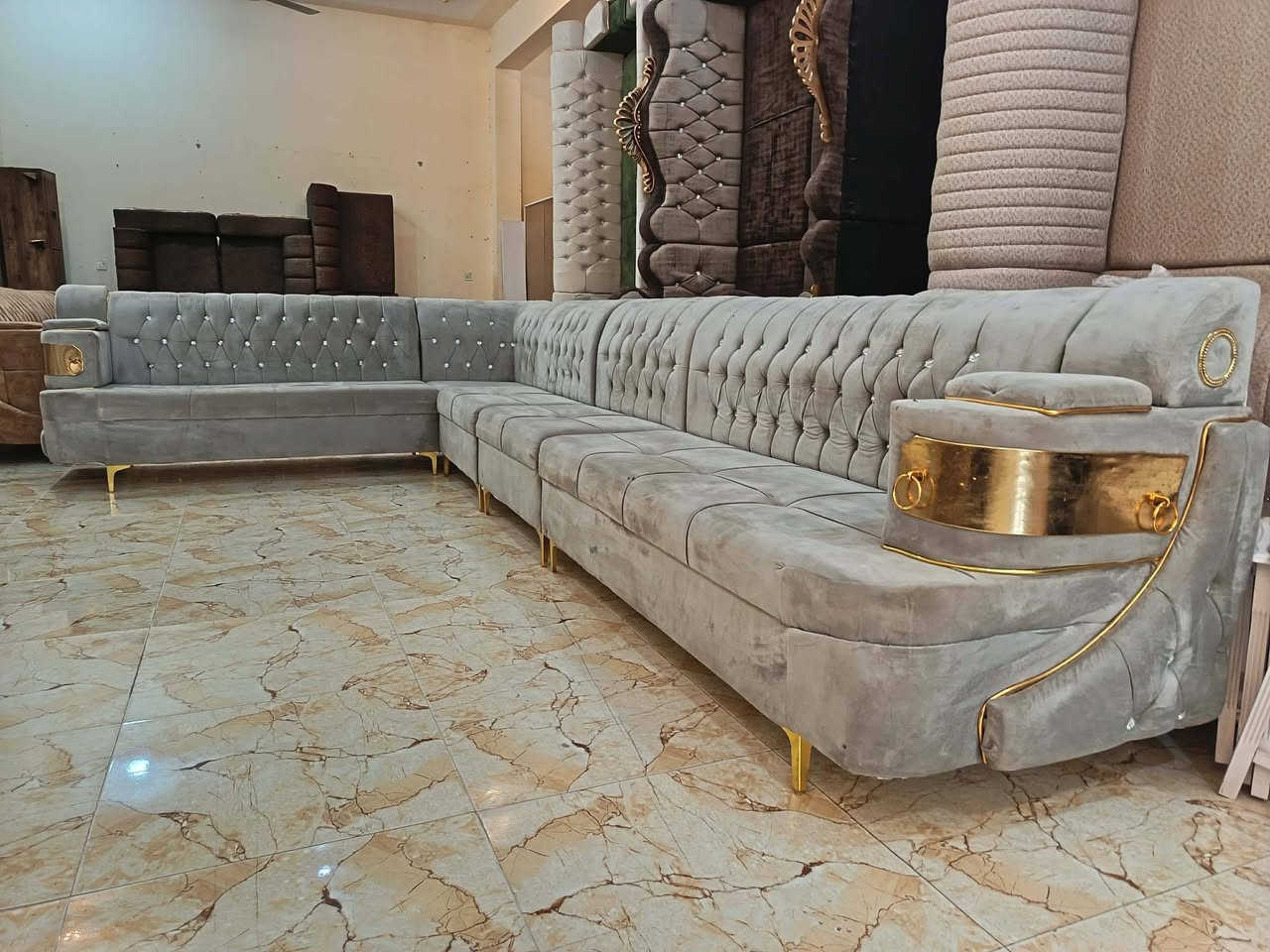 معرض ابو عبدالله للاثاث المنزلي 🔥 وصول وجبه جديد من ديوان مستخدم عشر مقاعد خمس قطع شي حديث وراقي زورونا تجدون ما يناسبكم العنوان تكريت الديوم بلقرب من اسواق الزوبعي للاستفسار خاص او اتصال *********** متوفر وتساب

