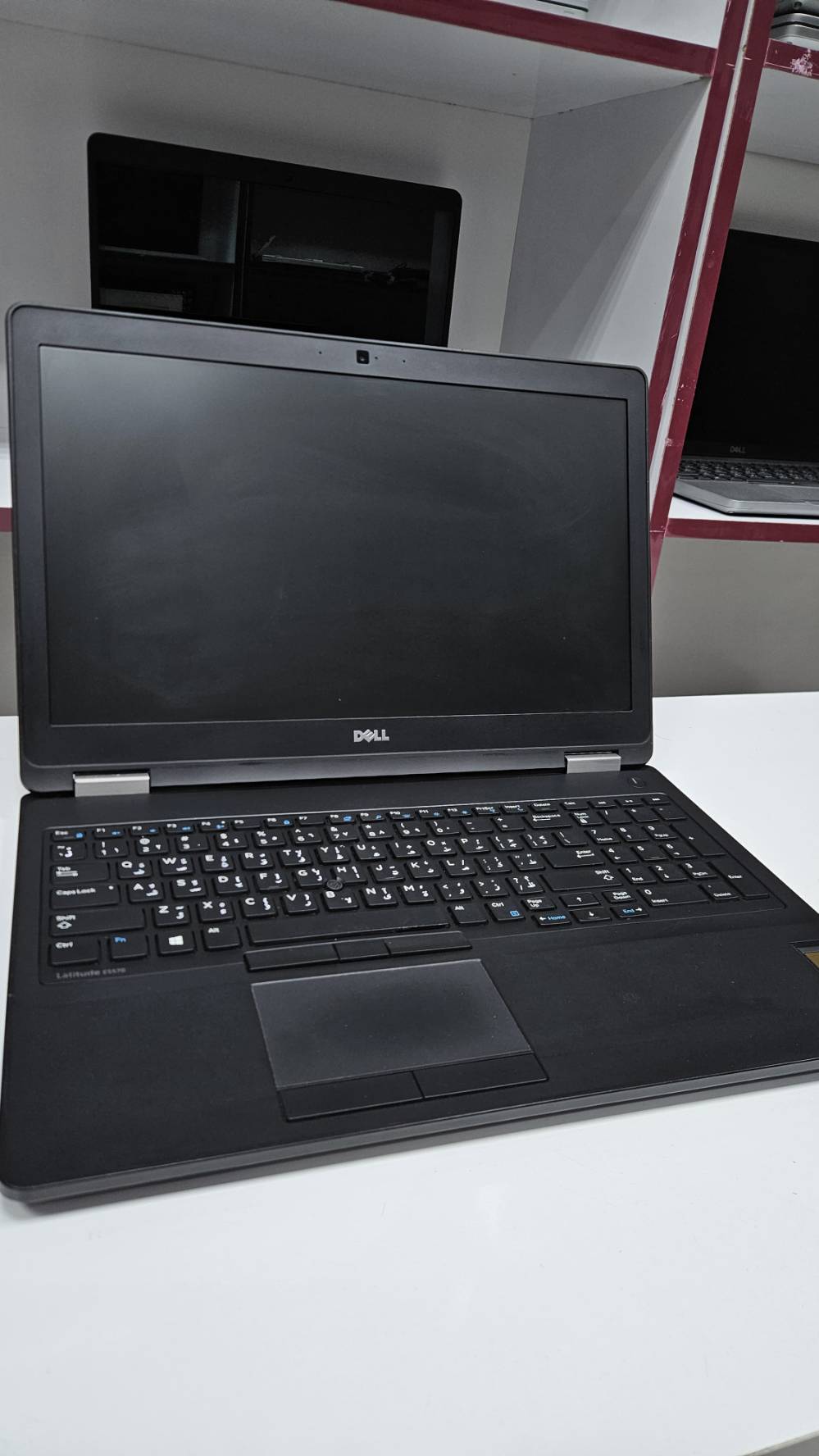 Dell Latitude 5490 • i5 الجيل الثامن • NVIDIA MX130 2GB