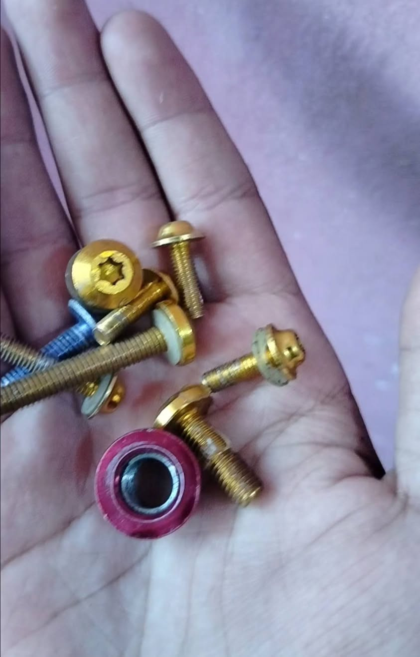 براغي اصليه فورتكس واكو بعد براغي بس بهذا لونين سعر خاص مكاني بغداد العطيفية رقمي ***********
