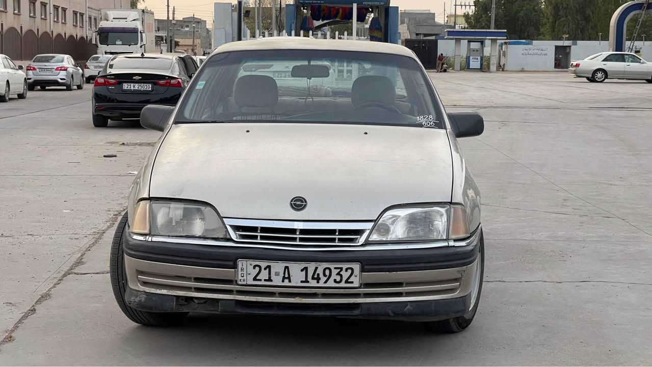 أوبل أوميغَا • ١٩٩١ • كالار