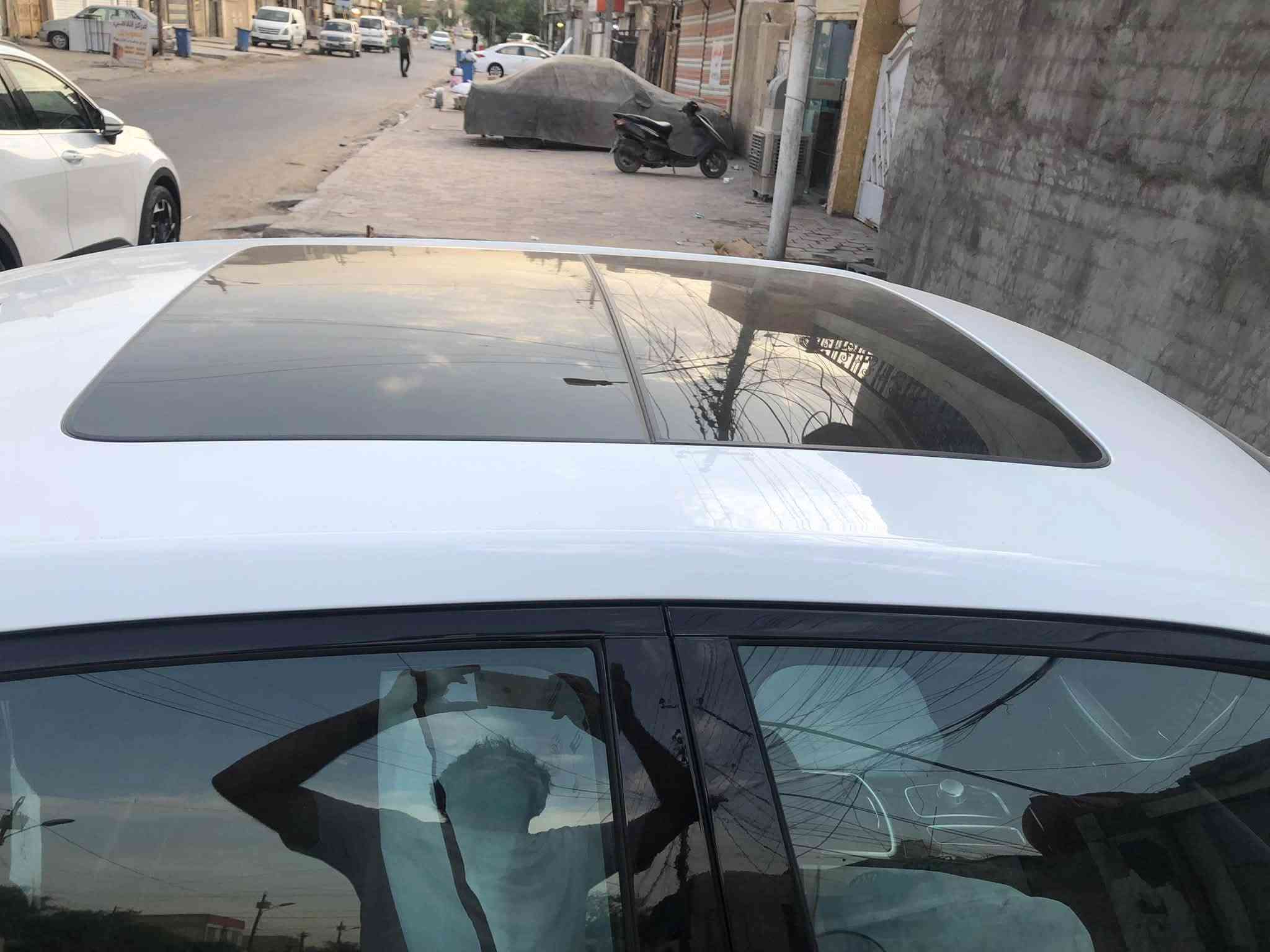 سلام عليكم اوبامة فول موصفات S موديل 2023 فور ويل حساسات خلفية امامي اشاير بل مري رادار دمام بل صندوك سيارة على وضع الشركة حادثهاا چاملق امام بدون اير بارك بدون صبغ صور الحادث موجودة بل منشور ماشية السياره 83 مكان السياره بغداد اتصال *********** للبيع فقط بدون مراوس

