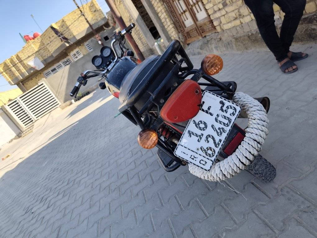 السلام عليكم 
دراجه دايون للبيع موديل 2020 رقم نكليزي وسنويه بسمي مكينه 200 ما مفتوحه كلها شغاله سلف هندر مكان ديوانيه حي الوحده رقم الموبايل ***********
