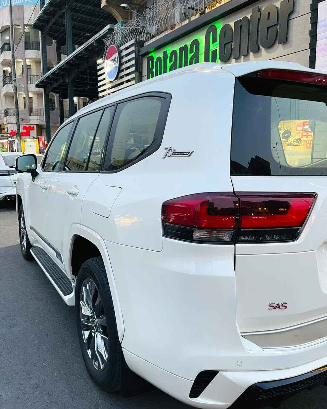 لاندكروز GXR • موديل ٢٠٢٢ • رقم بغداد