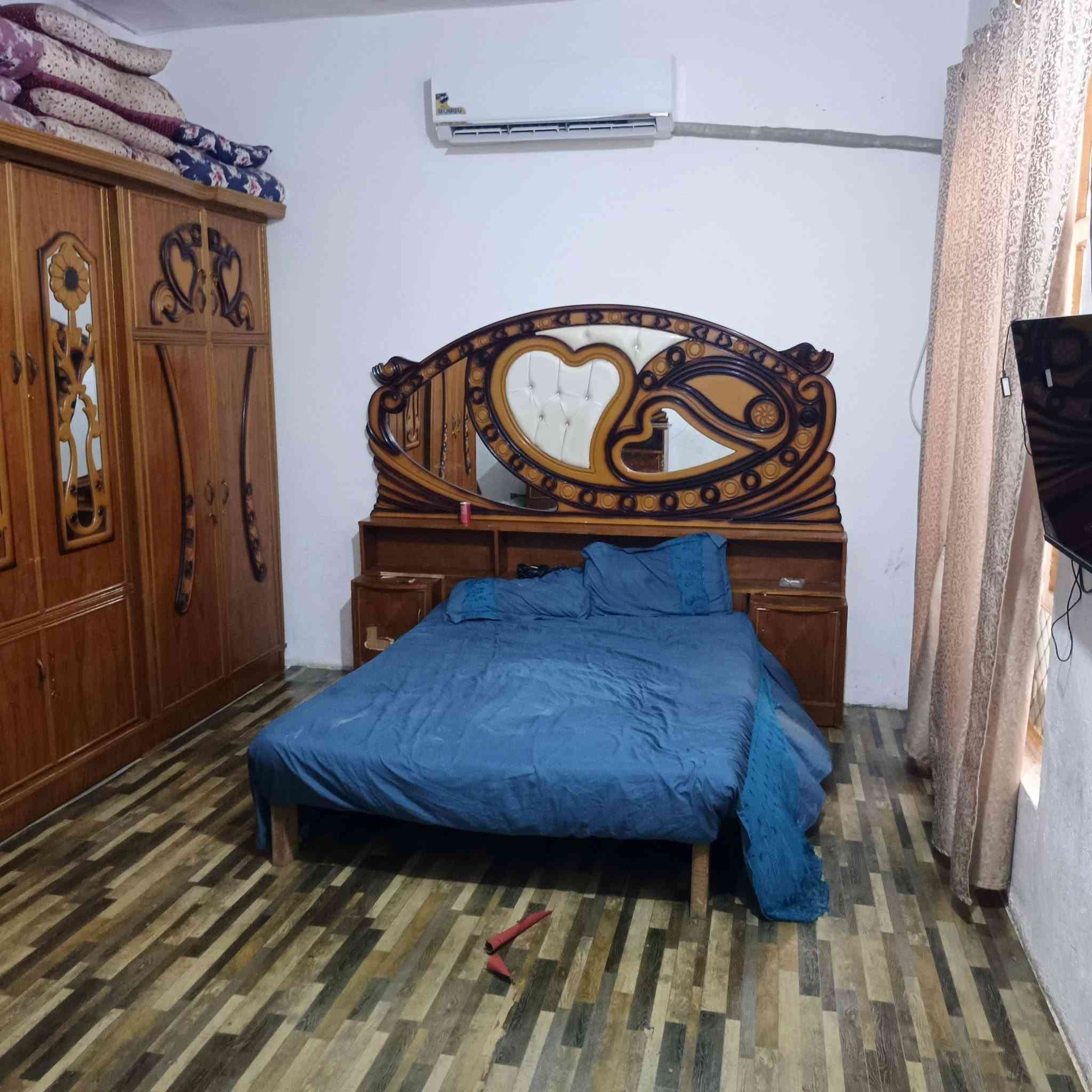السلام وعليكم
بيت البيع في حي بتول الزراعي مساحته 150متر بشارع ابو ثلاجات ثالث فرع تواصل ***********
