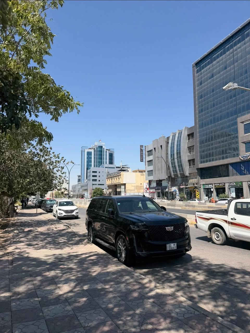 سلام عليكم
كاديلاك 2022
وارد امريكي سياره جديده 
السياره مكفوله كفاله عامه  فقط بيه بارد بل جاملغ الخلفي 
العنوان بغداد 
السعر 525
***********

نص مكتوب في الصور:
- قص