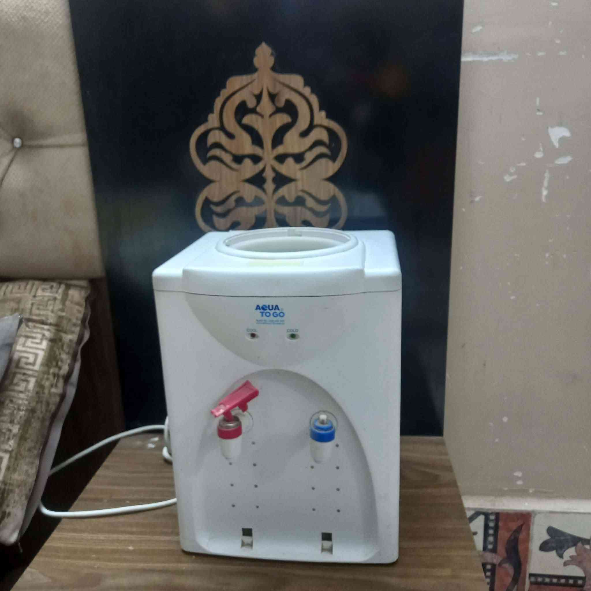 السلام عليكم غراض مستعمله للبيع بسعر مناسب بوفيه تسكام سرير خشب  تسكام ومبرده وبراد وطباخ 5مشاعل وميز وياه 6كراسي الرقم ‏‪***********‬‏
