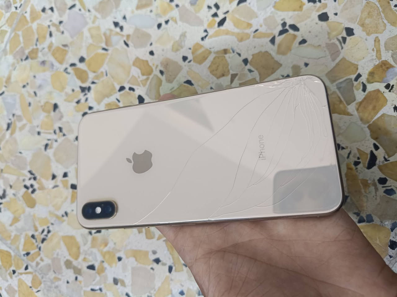 للبيع السلام عليكم ايفون إكس اس ماكس للبيع
مبدل فقط بطاريه ذاكره64
والفيس ايدي واكف بالتحديث
الجهاز لاا حماوه لاا تعليك 
 لااصرف شحن ابد متوازي على بيعته للبيع
مكاني بغداد باب المعضم 
*********** أو واتساب
