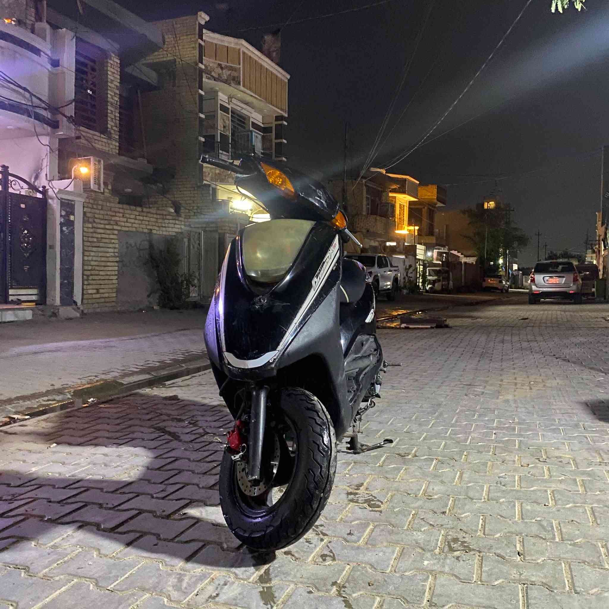 سلامم عليكم دراجه بريز البيع دراجه كهربائيات شغاله السعر 450 بيهه مجال حك الجيه الرقم ***********  العنوان بغداد الحريه
