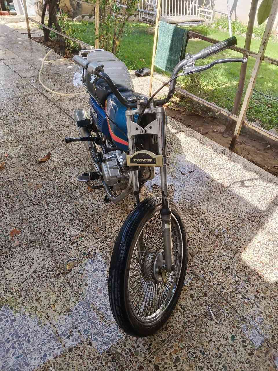 تايجر باب اول موديل 2020حربي للبيع محرك ختم احمر ( القويه)  محرك وكير شرط زنجيل ودشالي قبل يومين مبدلهم شلعه ومعدل الدراجه طالب عليها 300 مكاني موصل الايسر حي الشرطه للتواصل ***********
