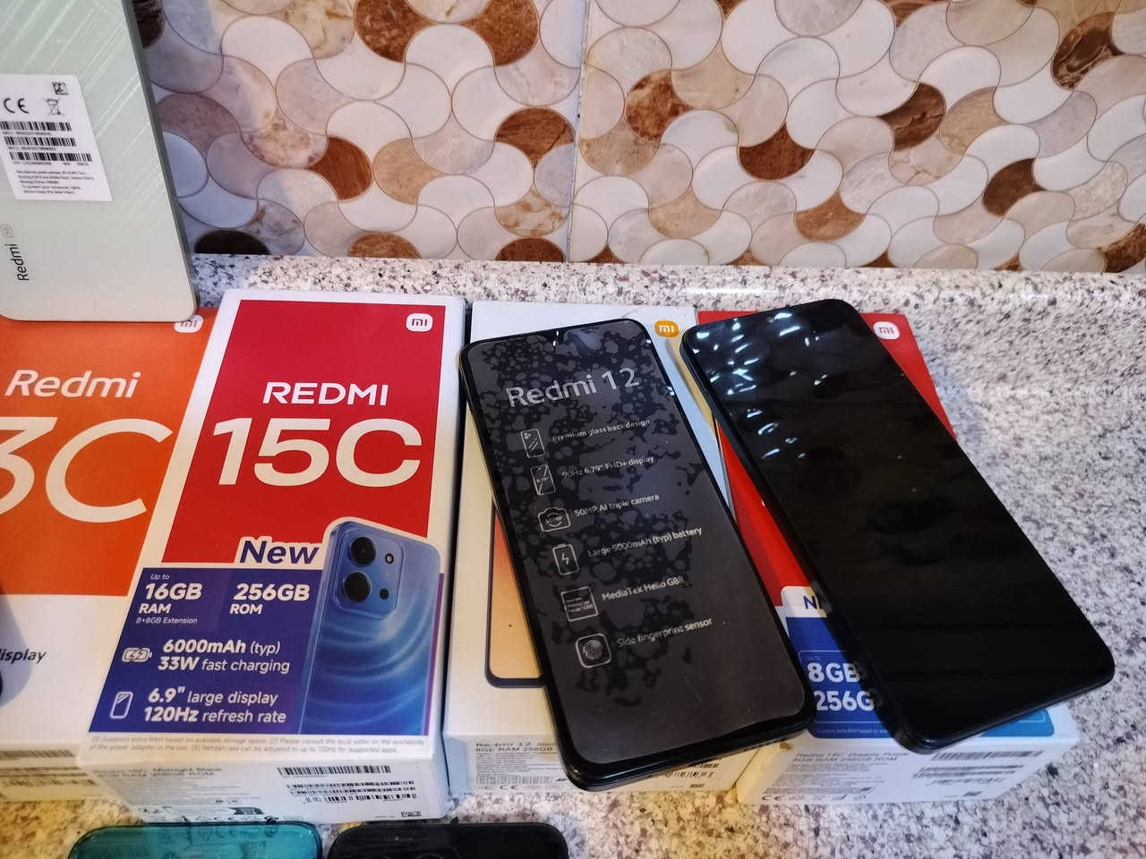 وصلت 📱 الاجهزه بكل أنواعه بسعر كلش بلاش جوه السوك اجهزه نضافه 100 ولا شخطه بيهن يا تلحك يا لا . ***********
