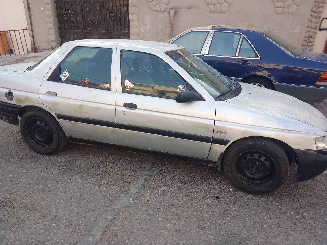 سلام عليكم فورد للبيع سنوية كارتوني كير محرك ابشرط موديل 1996 سعر 9 وبيها مجال رقم موبايل ***********
