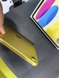 آيباد ١٠ • ٦٤ • بطارية ١٠٠٪