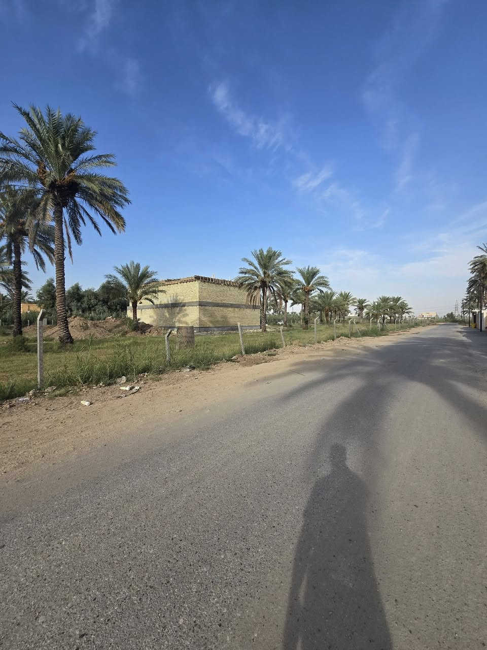 السلام عليكم 
قطعة أرض للبيع ✔️
المساحة ٢١٠ متر ✔️
الواجهة ١٠✔️
النزال ٢١✔️
شارع مبلط ب الكامل ومستقل🛣
انارة💡
كهرباء ⚡️
ماء 🌊
السعر ٤٨ وبي مجال بسيط
الموقع الراشدية عبر مشروع المراسمة قرب جامع الرقيب
للأستفسار أكثر هـ☎️:***********
